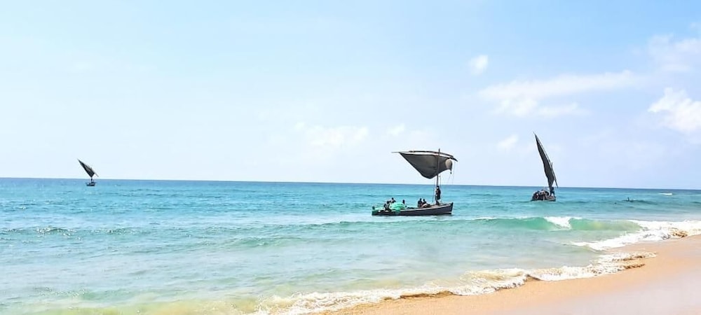 Sunset Villa - Luxury Beachfront Villa with Private Pool by Karula Sand Villas