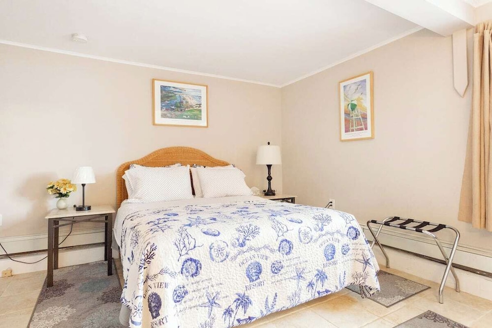 Westhampton Seabreeze Motel