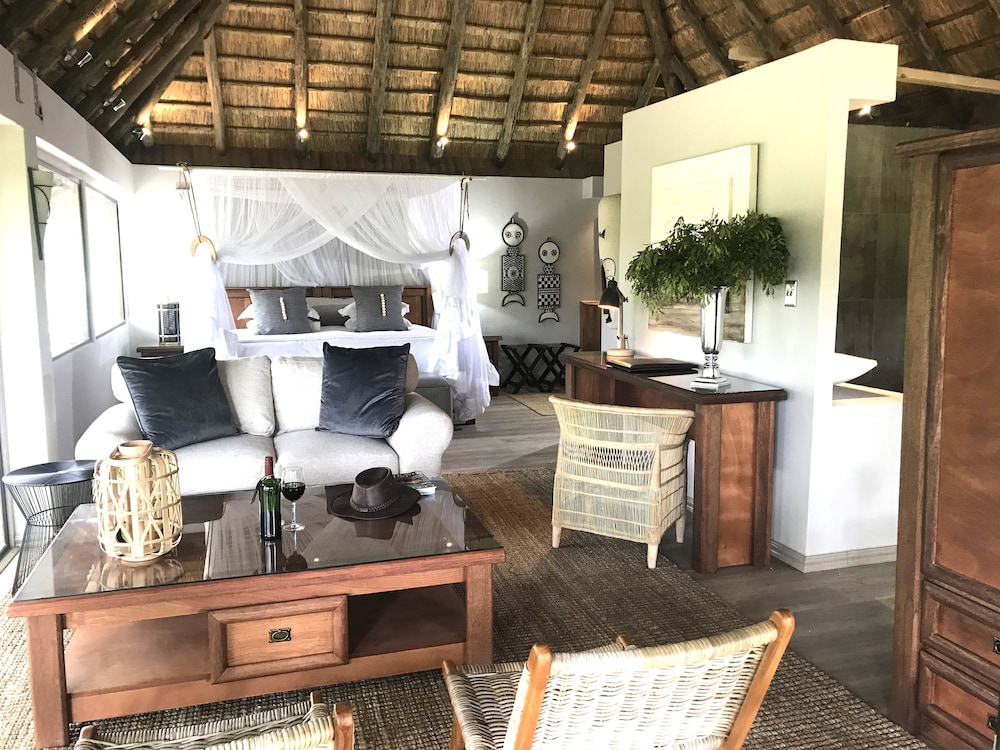 Karongwe - River Safari Lodge