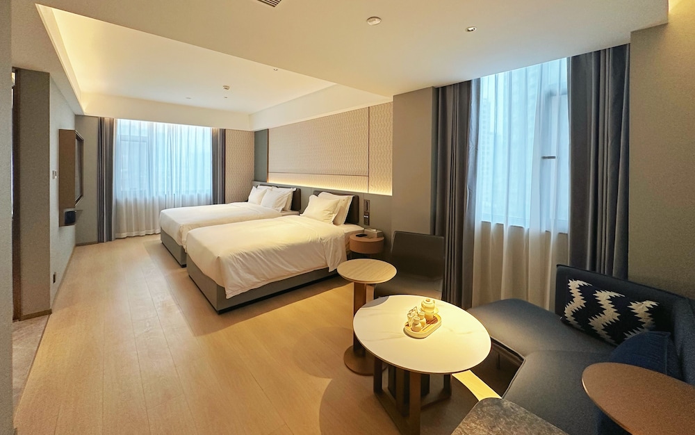 Echarm Plus Hotel