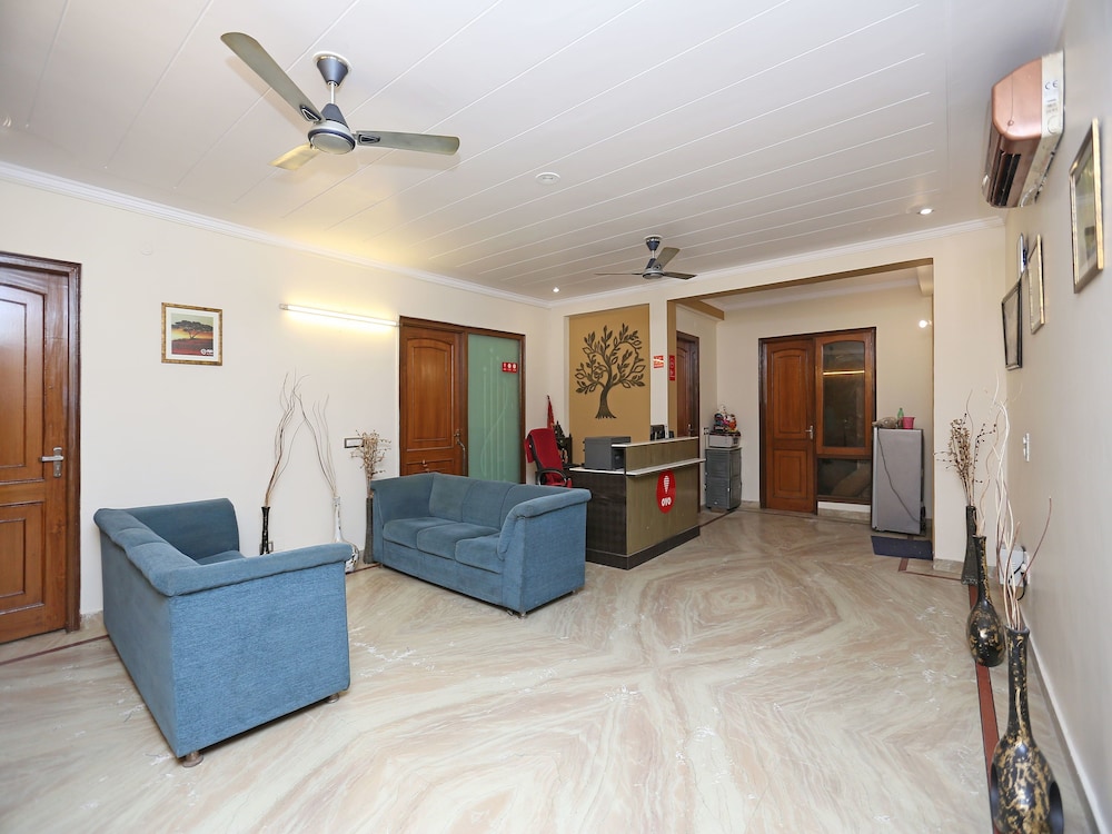 OYO 9581 Green Residency