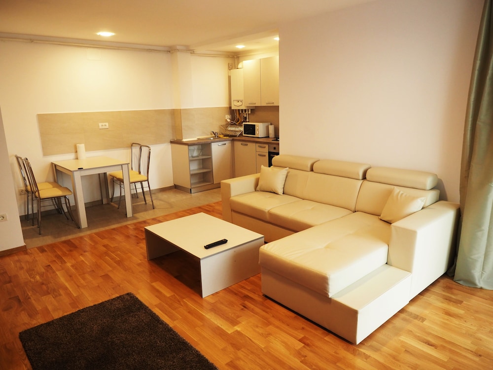 Hill Residence