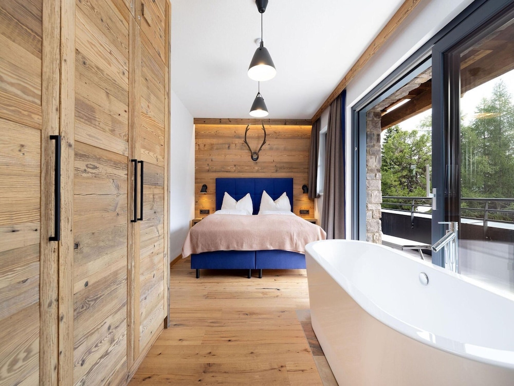 Attractive Chalet on the Ski-slopes