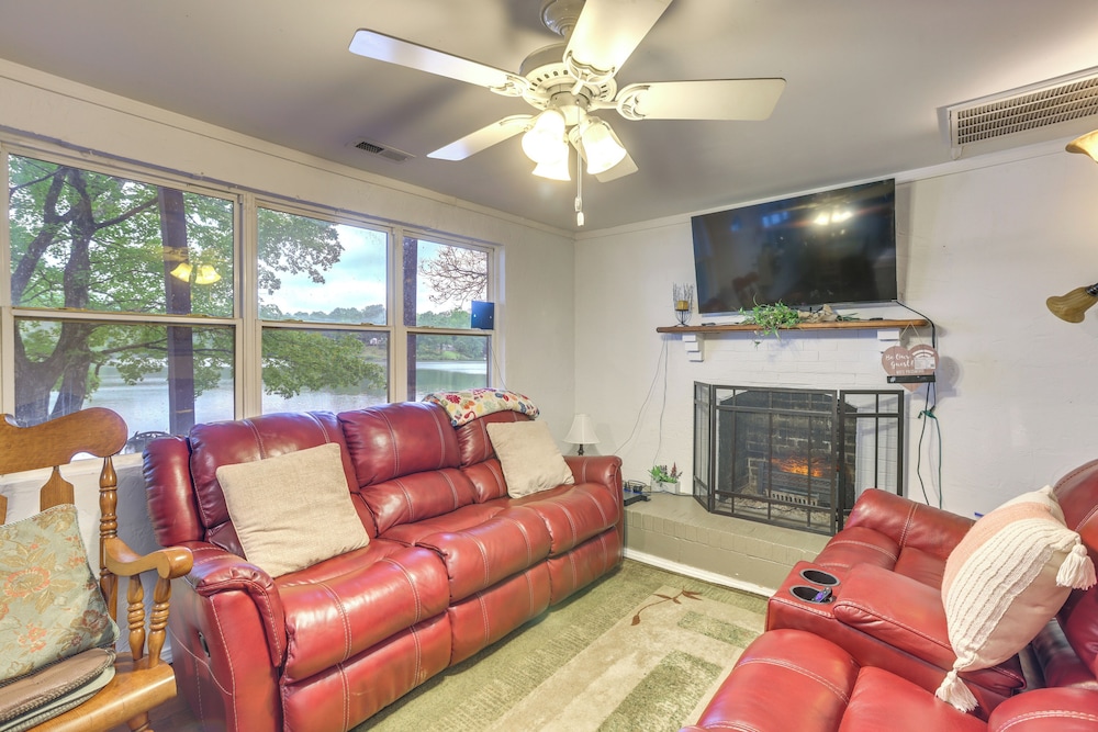 Lakefront Delta Cottage w/ Views, Canoe Dock! - Property Image 31