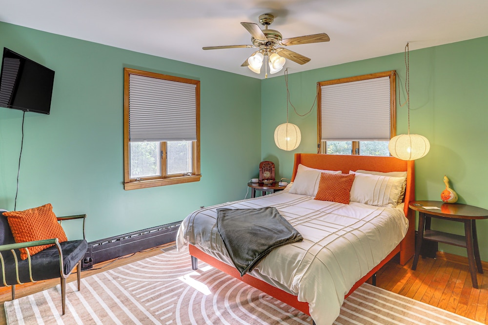 < 1 Mi to Dtwn Tiffin: Home w/ Outdoor Space!