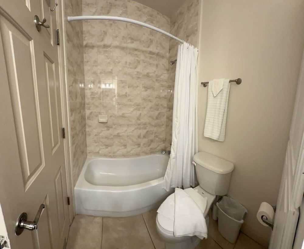 Family Friendly Beach Condo With Pool