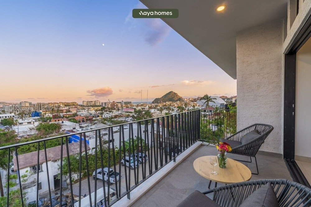 New 1BR Condo Near Marina and Downtown - Pool