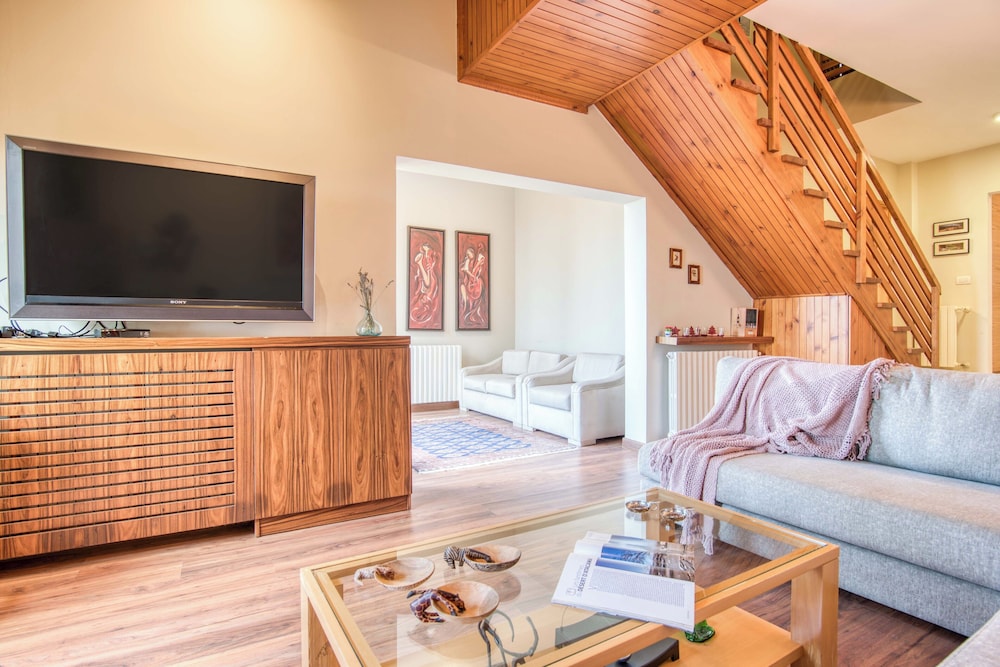 Gin - Duplex 3-BR Chalet in Mzaar