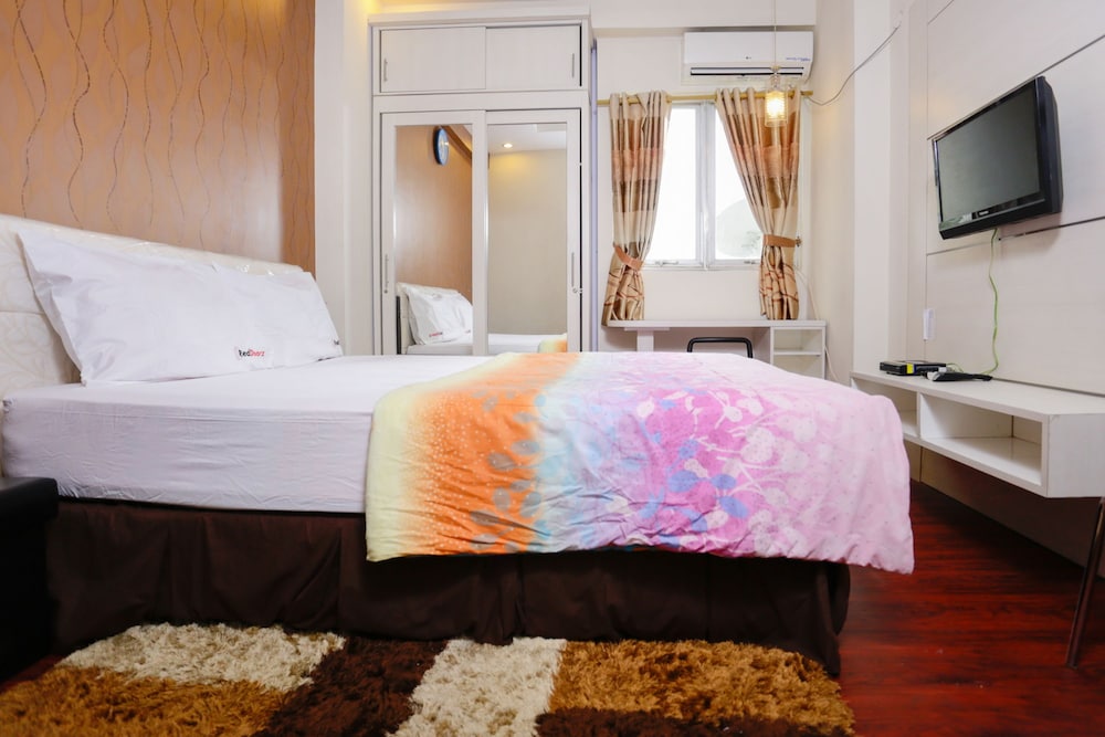 RedLiving Apartemen The Suites Metro - Mary Tower E