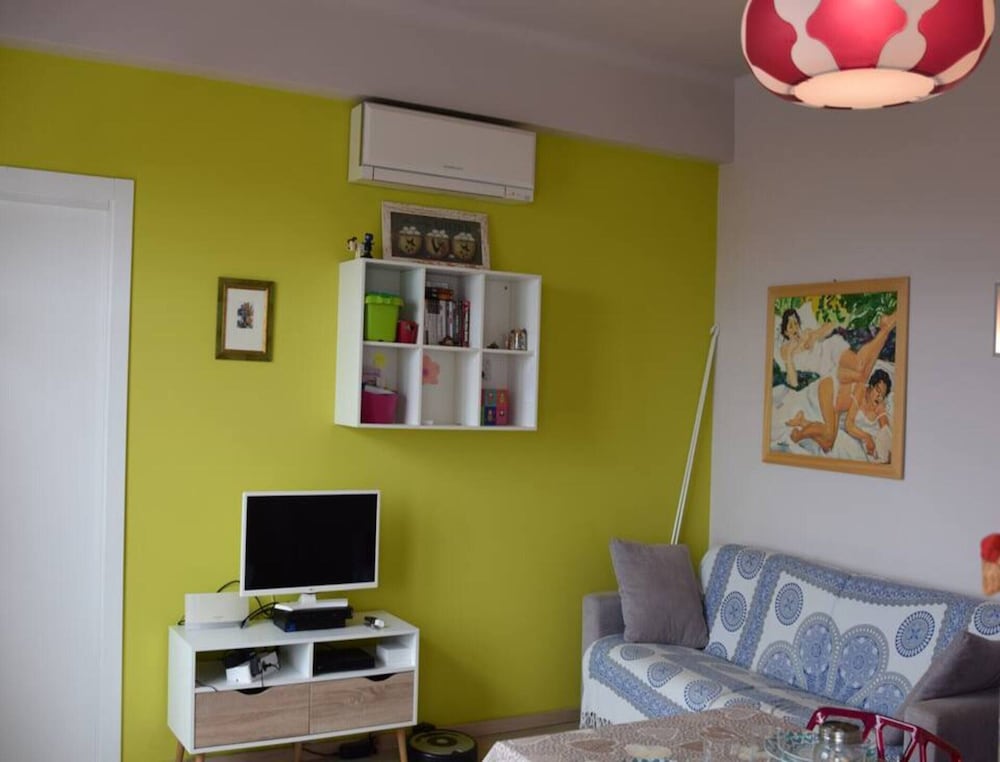 Apartment in Juan-les-pins Near Sandy Beaches