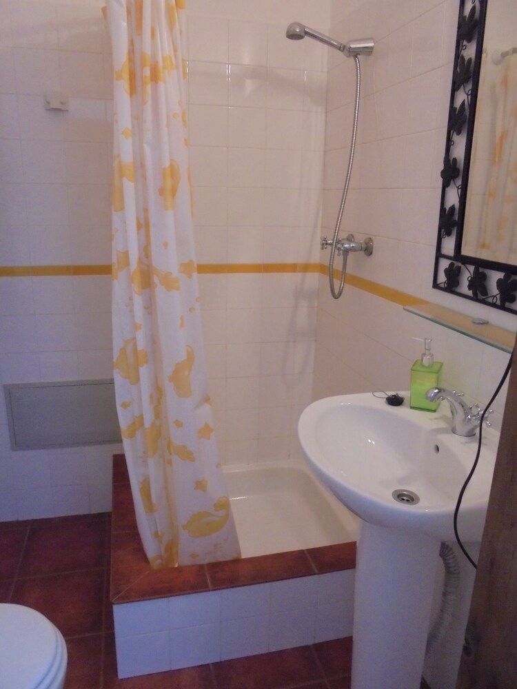 Photo 33