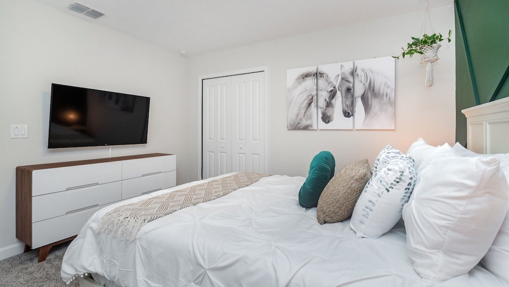 Championsgate Resort 8 Bedroom Home with Game Room+Pool 8 Home