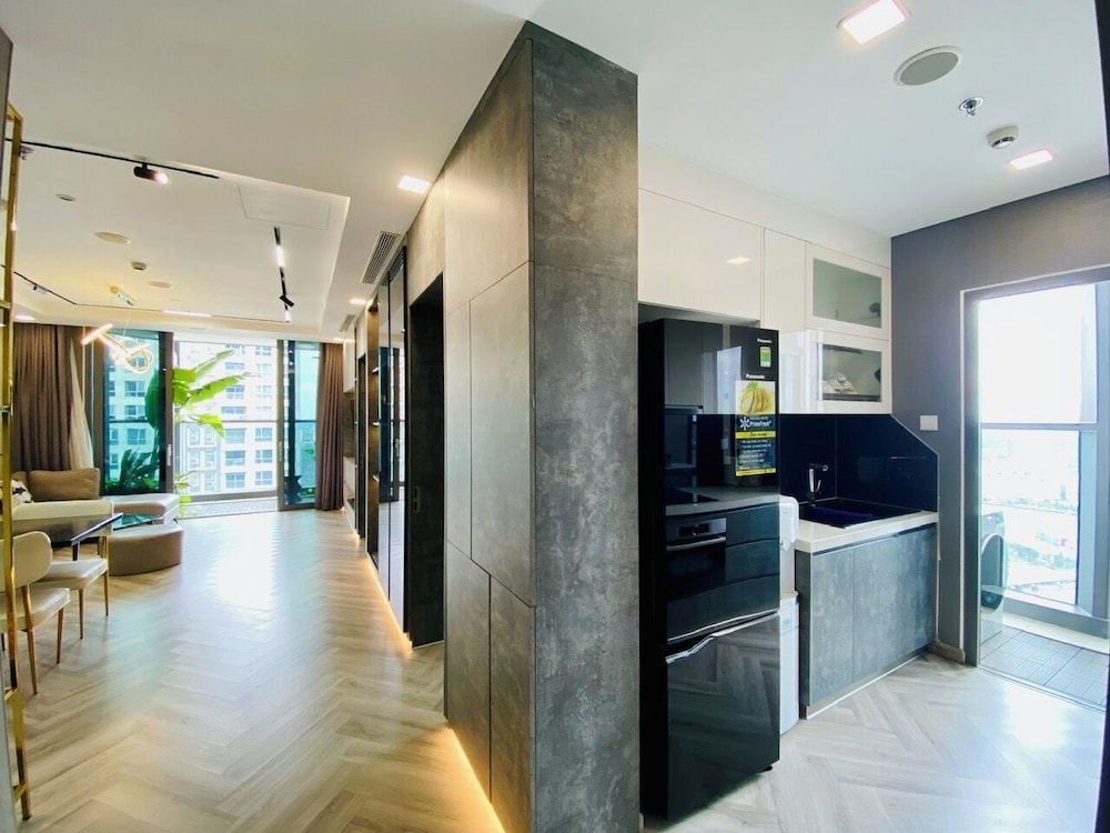 Serenity Serviced Apartments-Landmark 81