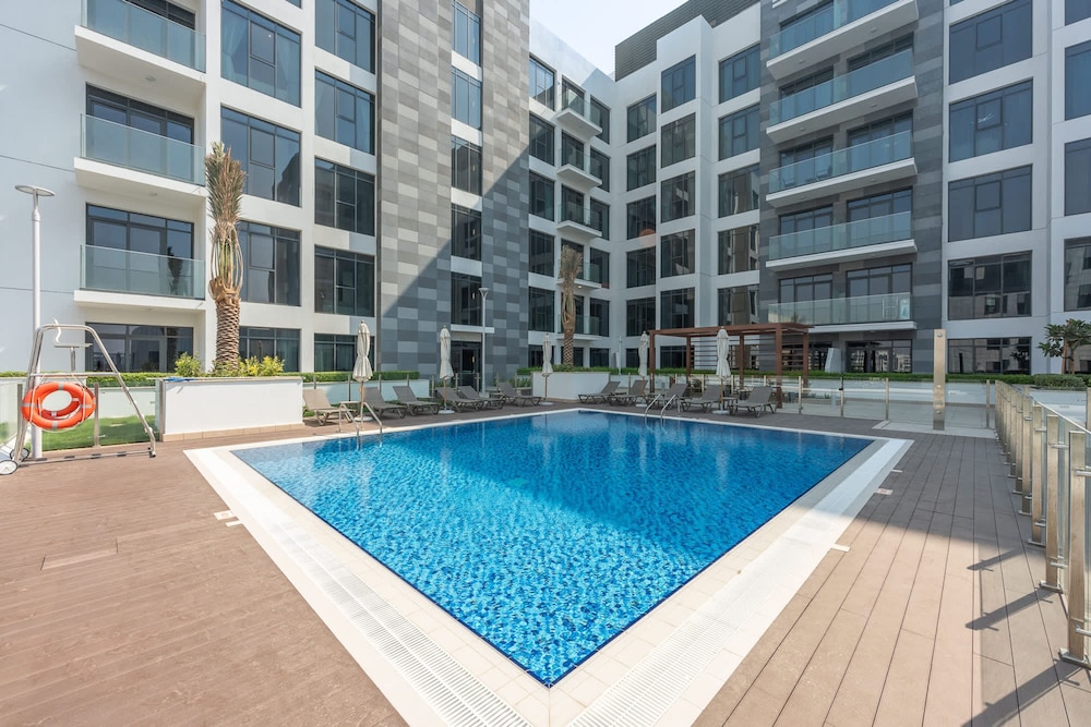 Contemporary 2BR in Azizi Greenfield - Meydan