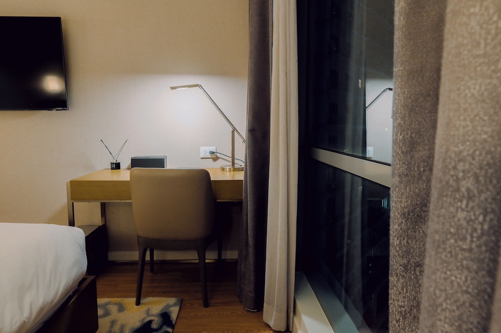 Hotel Residences at Acqua
