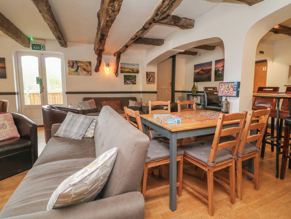 Chalet Log Cabin L2