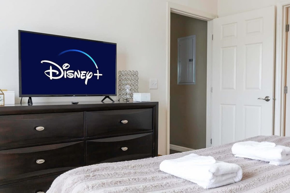 4BR Family Townhouse Steps to Disney
