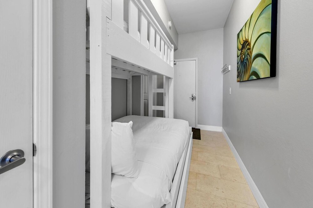 Tidewater 2604 - Sunbeam Dreams