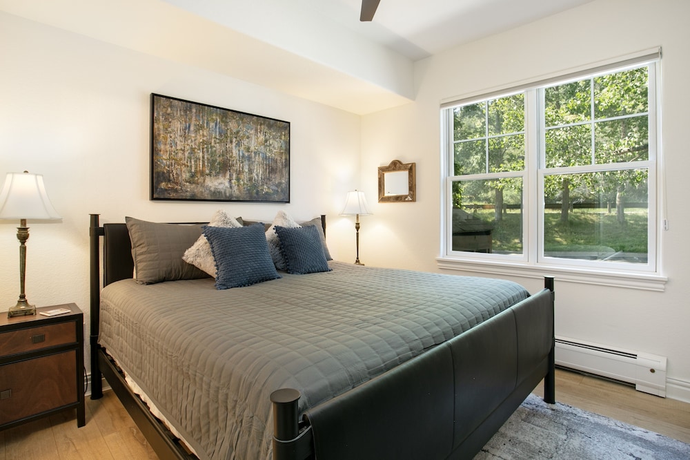 104 Lodge At Brookside 2 Bedroom Condo by RedAwning - Property Image 23