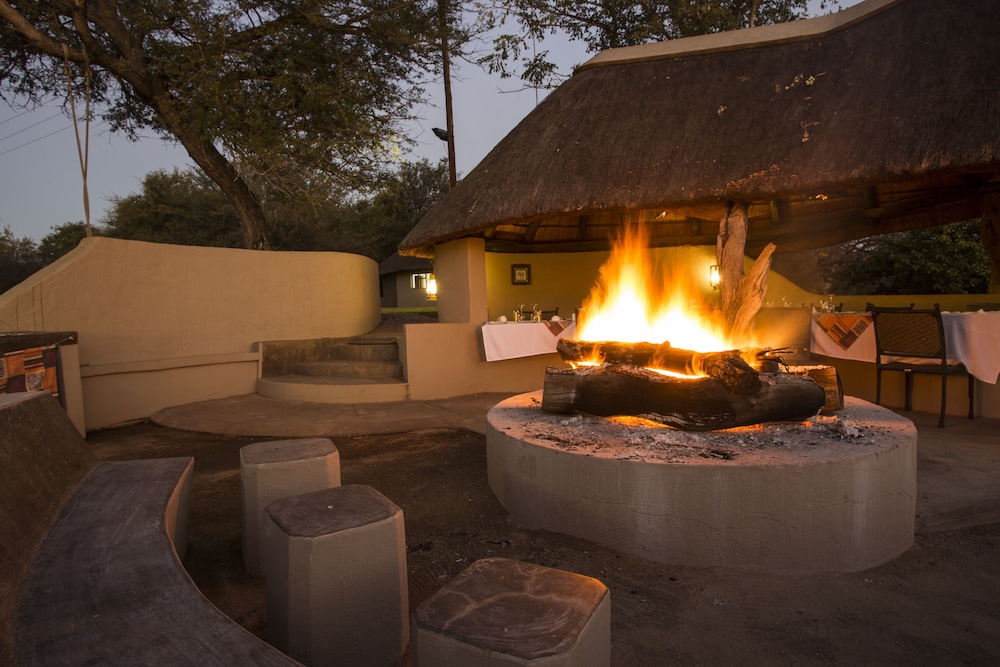 Nyati Safari Lodge