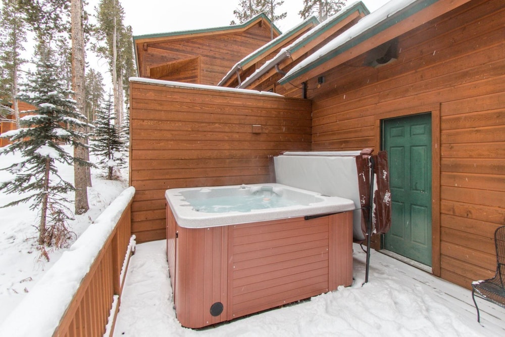 Four Pines Retreat