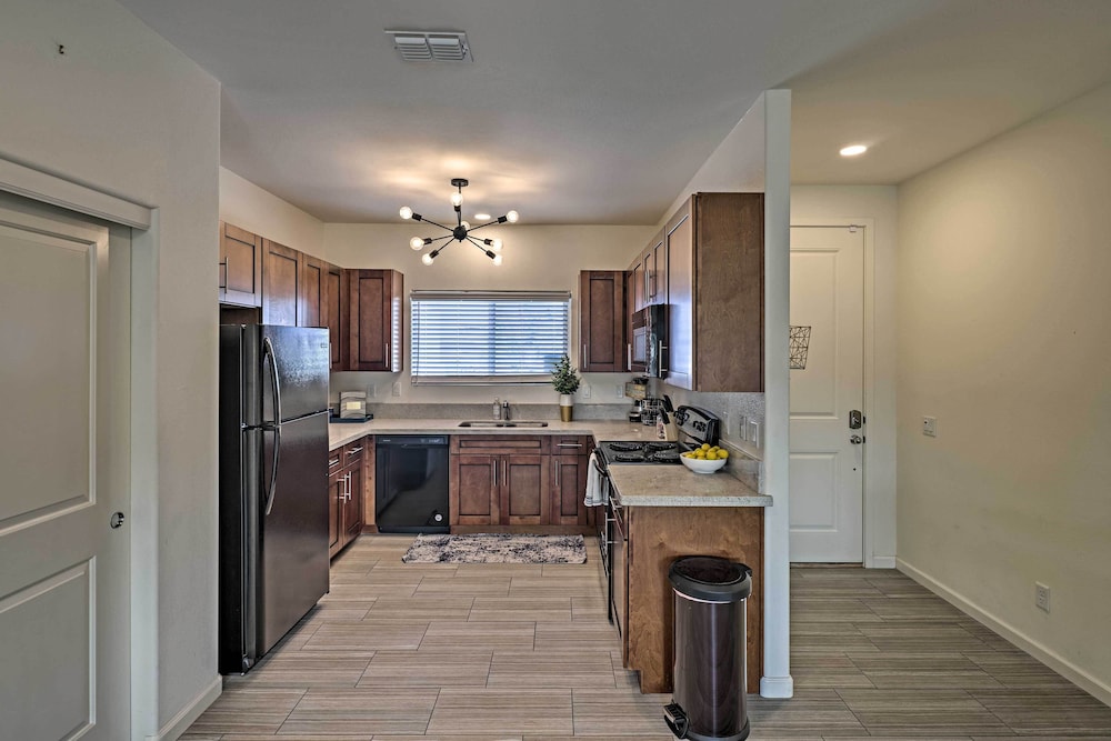 Lake Havasu City Home w/ Fire Pit ~ 2 Mi to Lake!