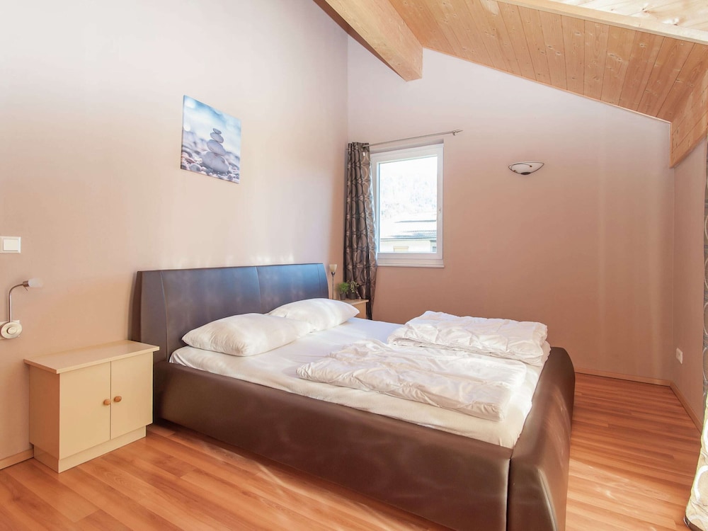 Spacious Chalet near Ski Slopes in Kotschach-Mauthen view 4