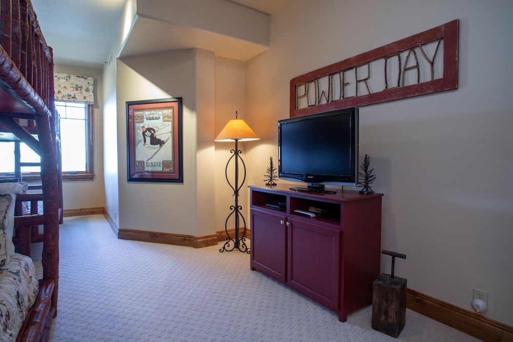 Grand Lodge - Penthouse #406 - Ski-in/out 5 Bedroom Condo