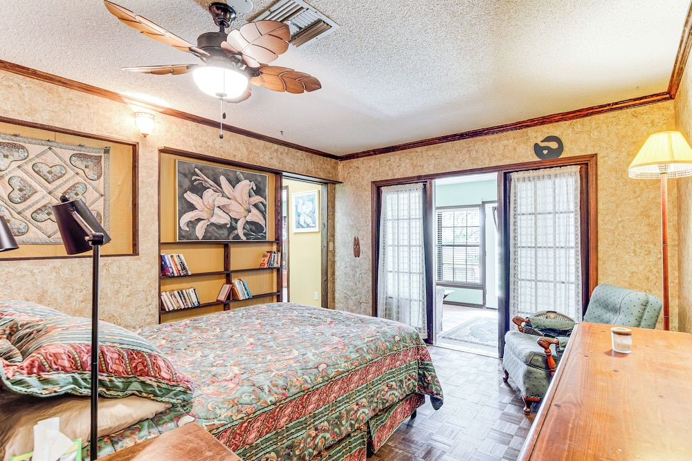 Lake Access + Private Patio: Sunny Inverness Apt!