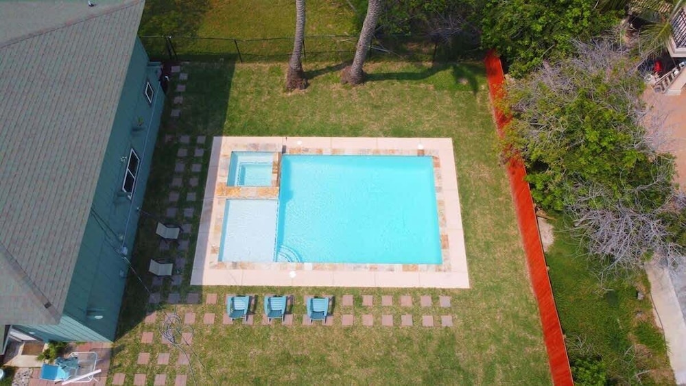 Madre Azul Bay House 3 Bedroom Home