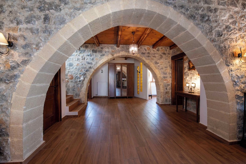 Geroulios Kastro Villas