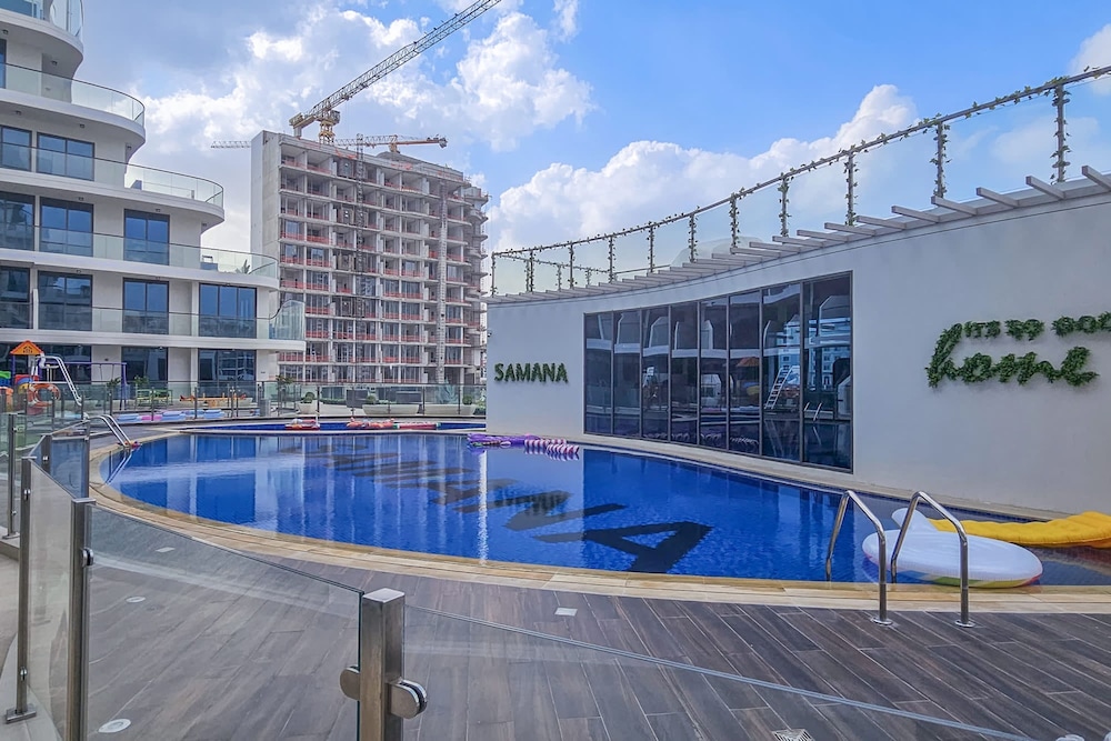 Sky Garden s Magnificent 1 Bedroom Apartment Perfect for 4