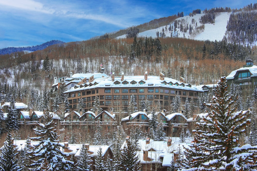 Stunning Views - Renovated Condo In Pines Lodge 2 Bedroom Condo