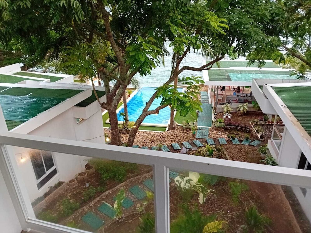 Tulang Diot View and Turtle Haven