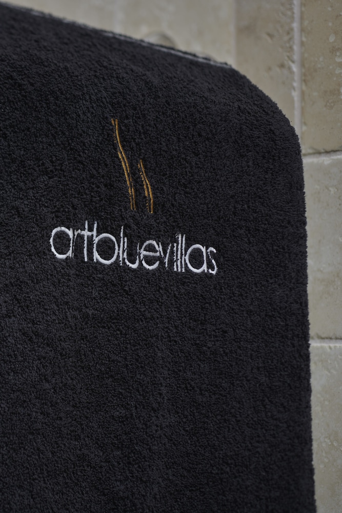 Art Blue Villas