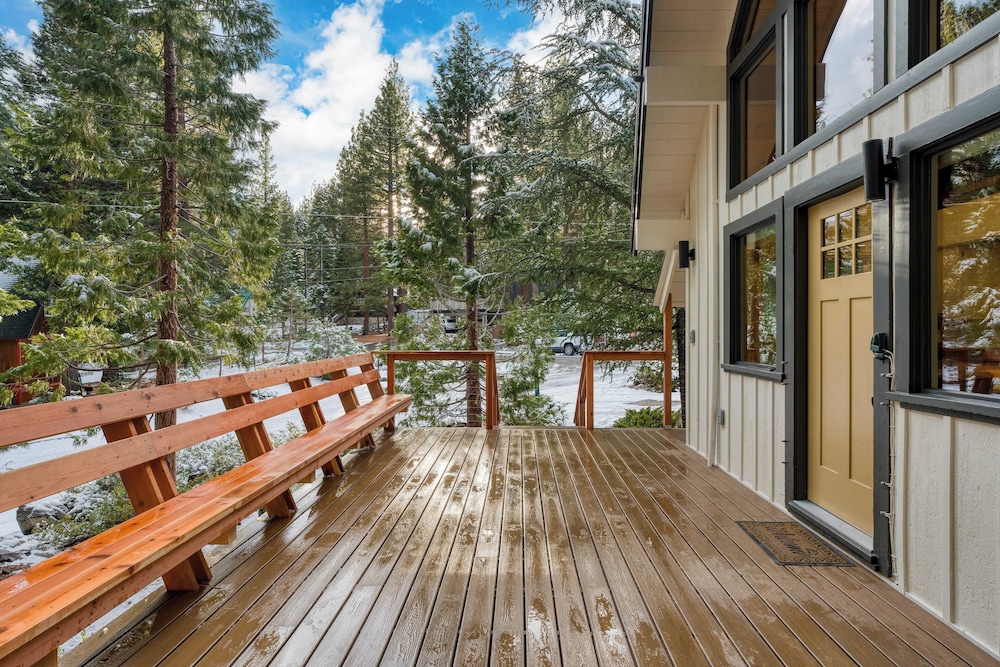 Cozy Modern Cabin w/ Sauna & Fireplace 5 Mins to Lake Peaceful Tahoe Retreat by Avantstay