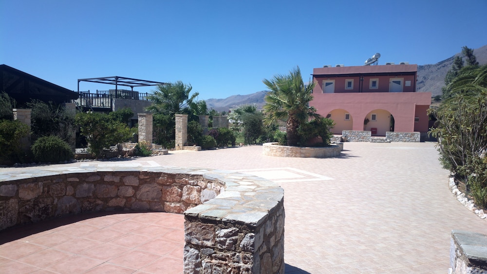 Kallicrates Village