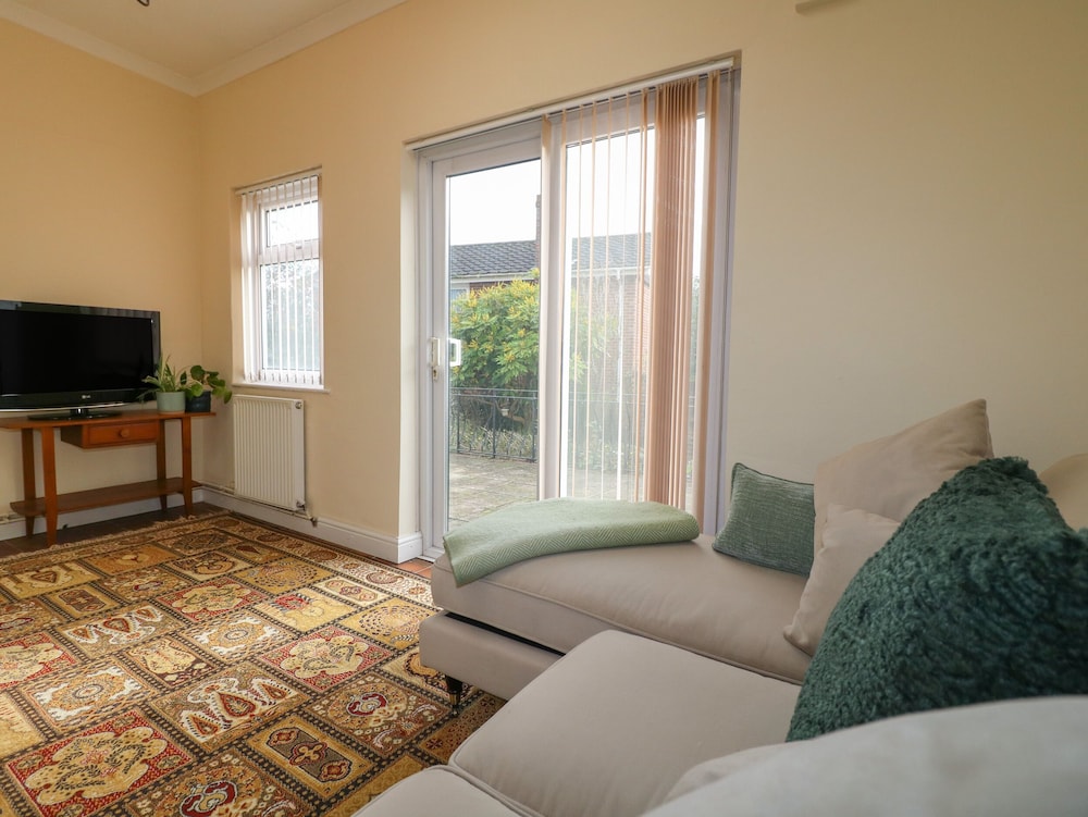 2 Gladstone Avenue