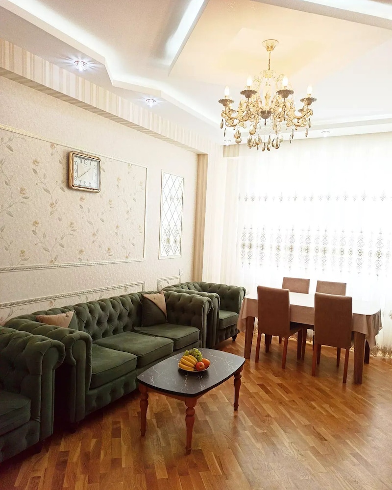 Prestigious apartment near the metro
