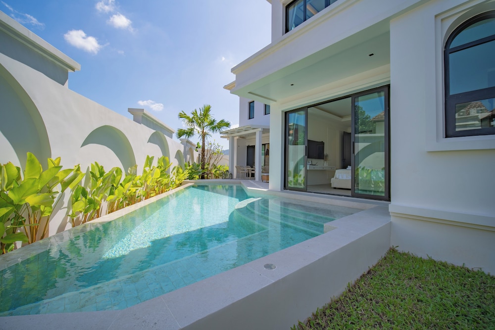 FIFTH ELEMENT pool villa by NLA