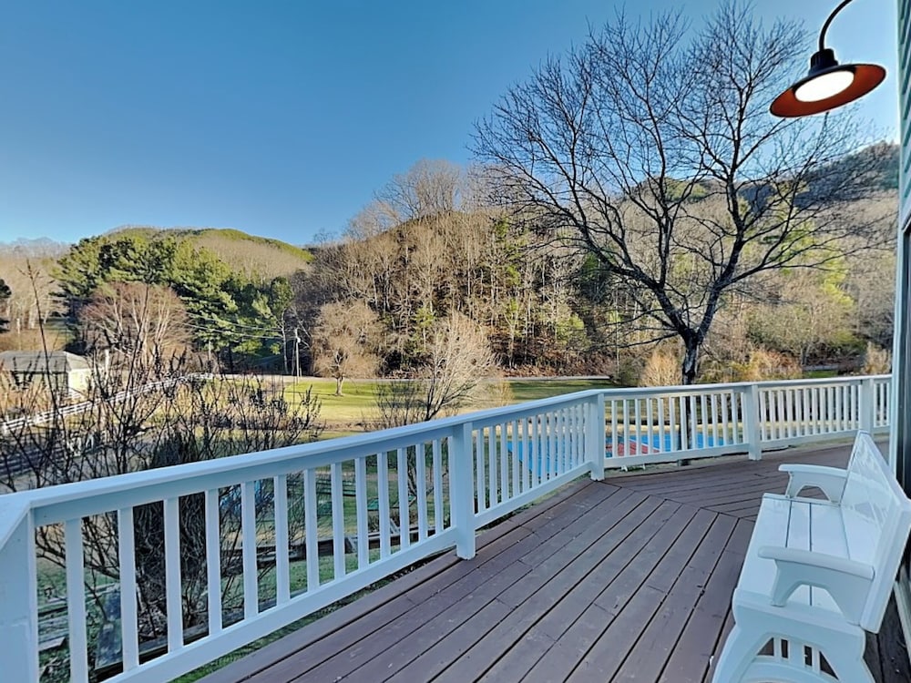 Pickleball Paradise in the Smokies