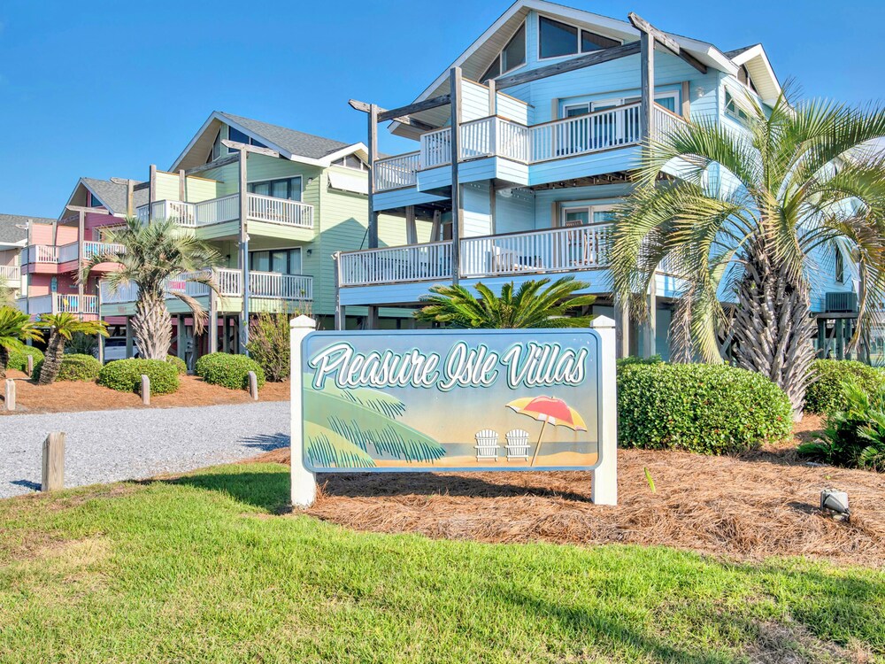 Salty Dog by Southern Vacation Rentals