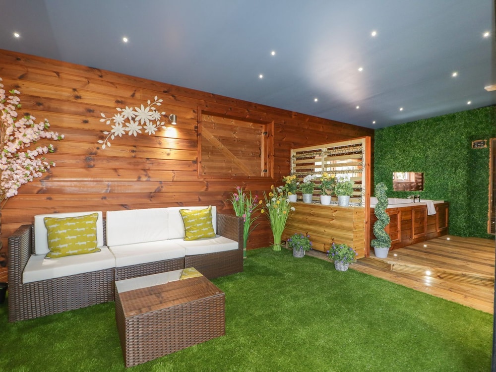 9 Meadow Retreat