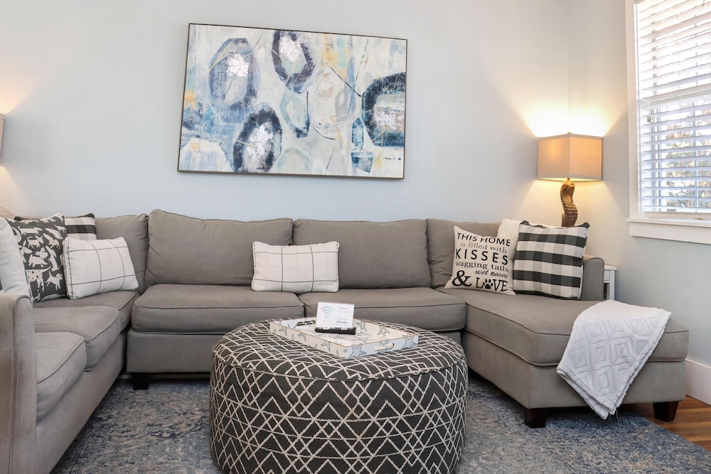 Barefoot Cottage B12 - Sea La Vie