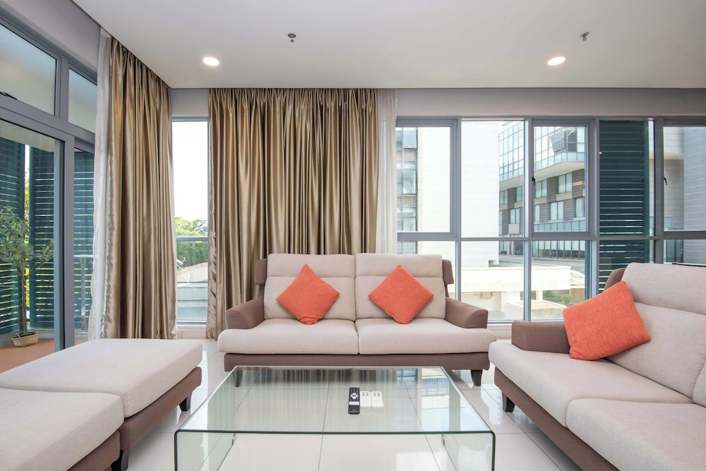 3BR Somerset Apt 2 TVs With Harbour View, Legoland