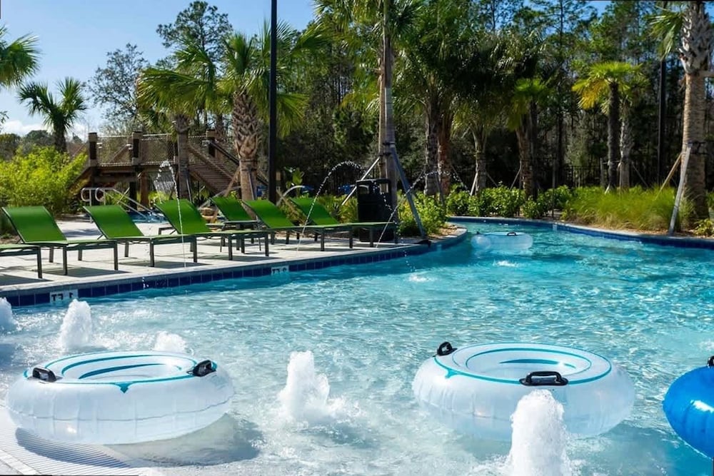 Mins to Disney Walk to Lazy River Resort Pool