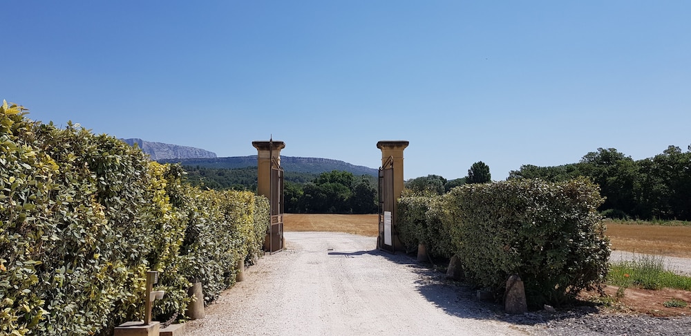 Domaine de Valbrillant Chambres d'hôtes