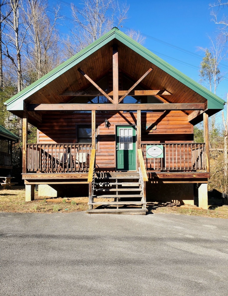 Urban Escape - 1BR King Cabin