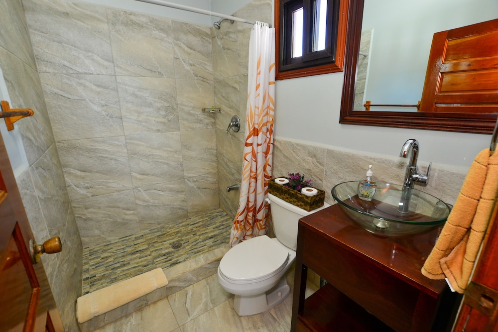 Coconut Row Boutique Hotel