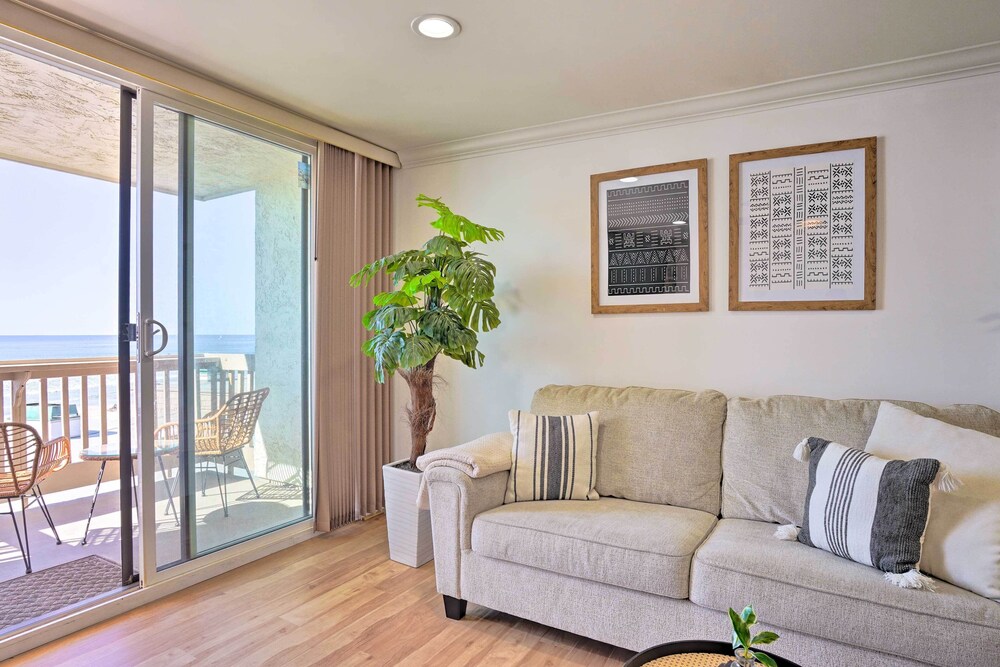 Beachfront Oceanside Condo w/ Amenity Access!